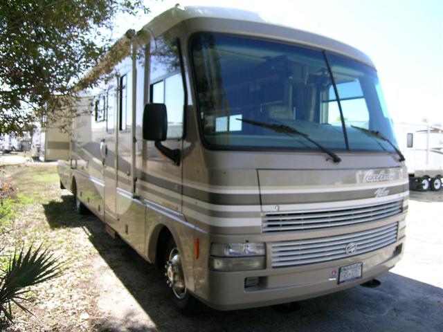 2000 Fleetwood Pace Arrow